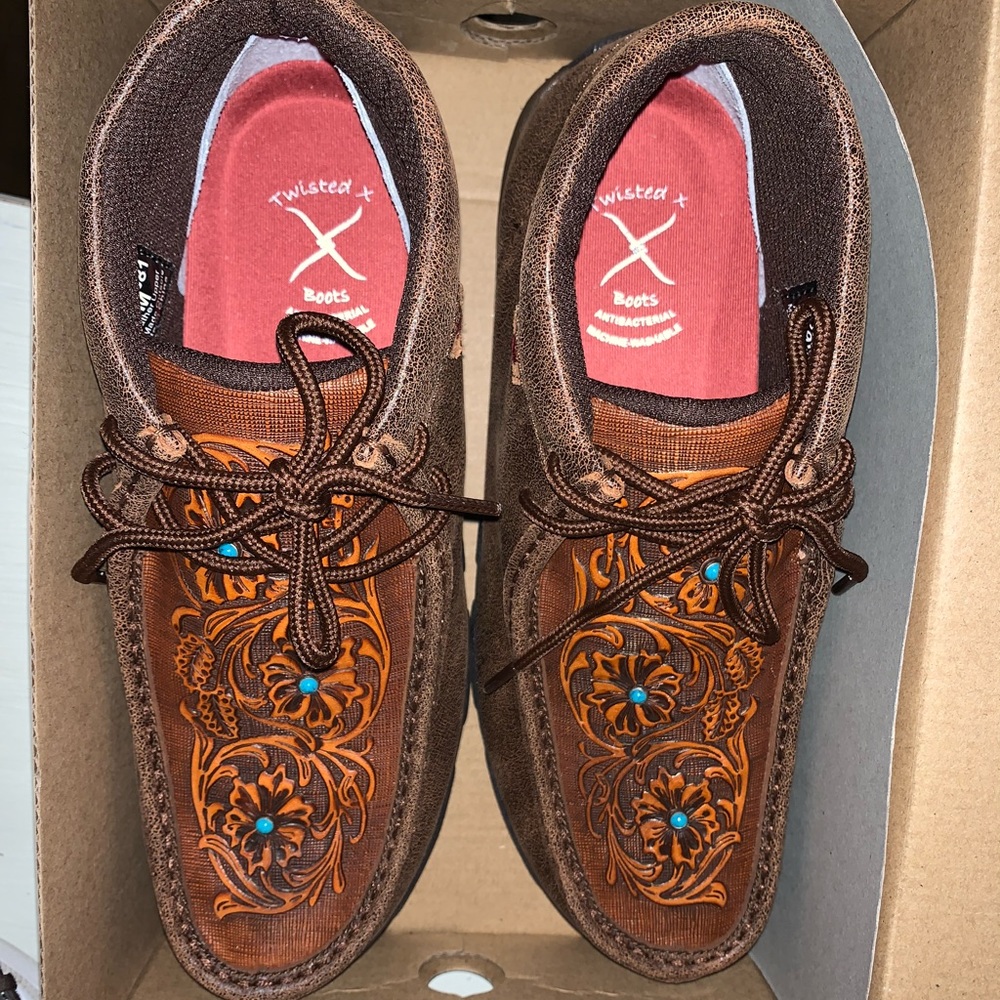 Brand new. Only tried on.